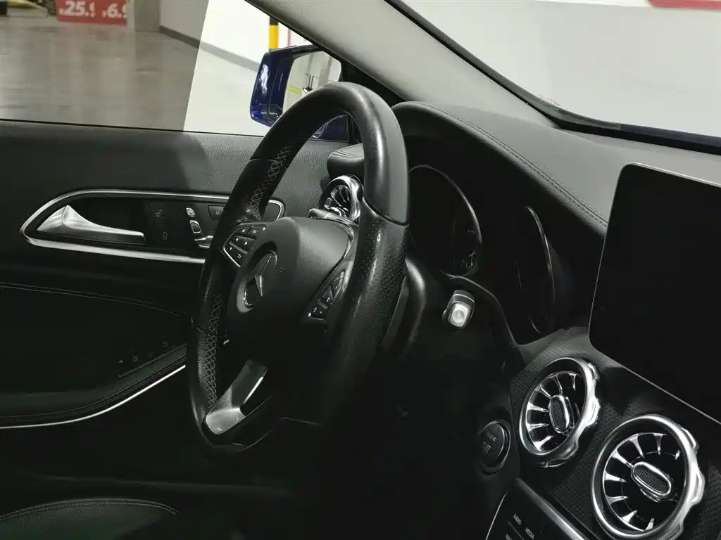Mercedes-Benz GLA 2018 — фото 22