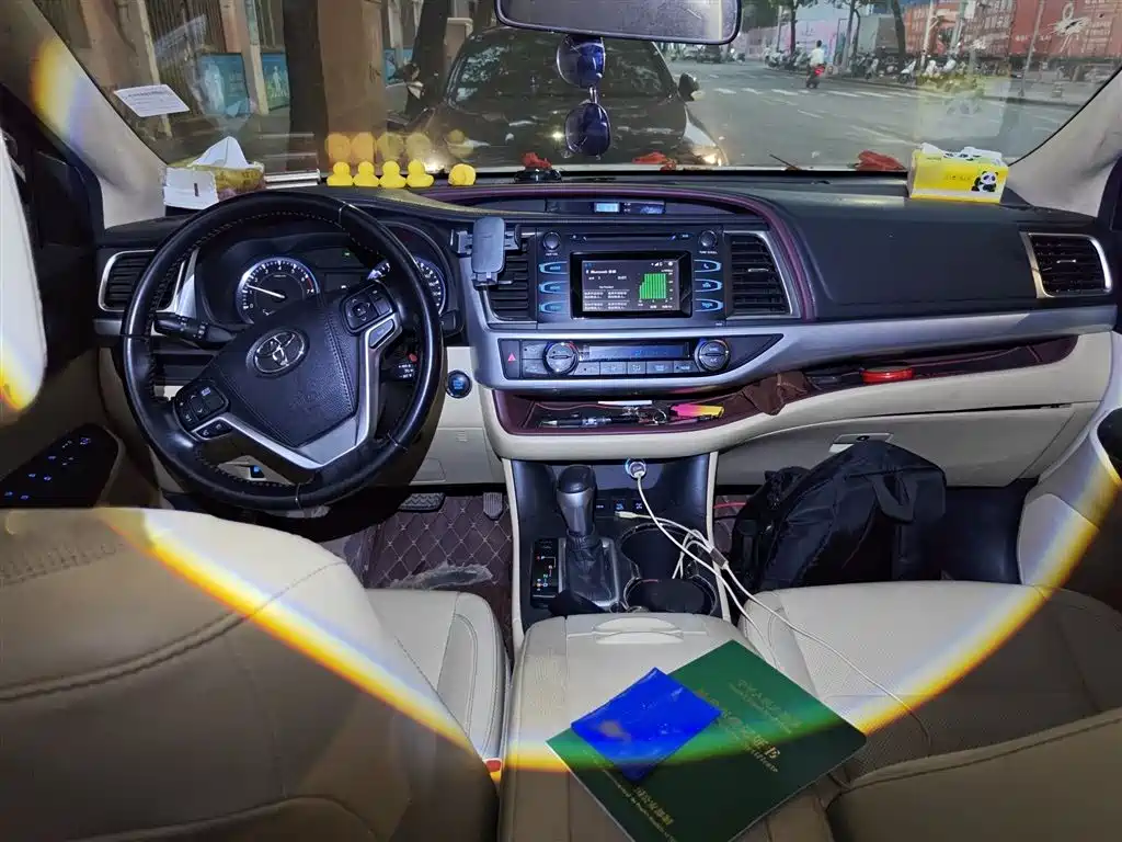 Toyota Highlander 2015 — фото 13