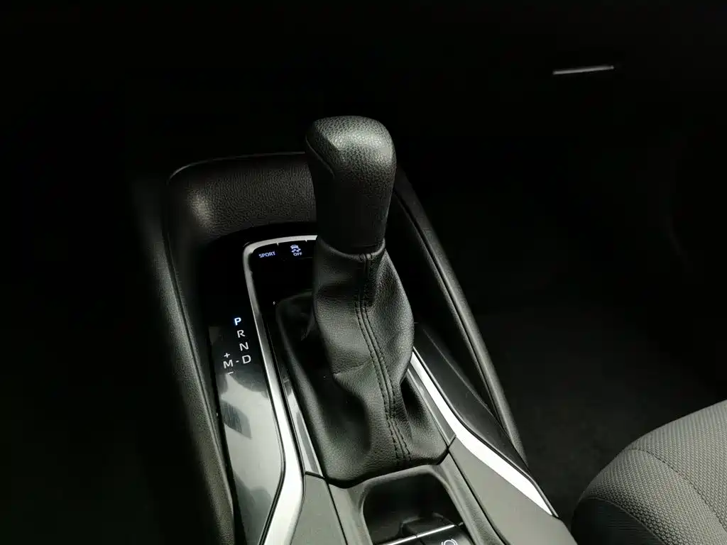 Toyota Corolla 2023 — фото 13