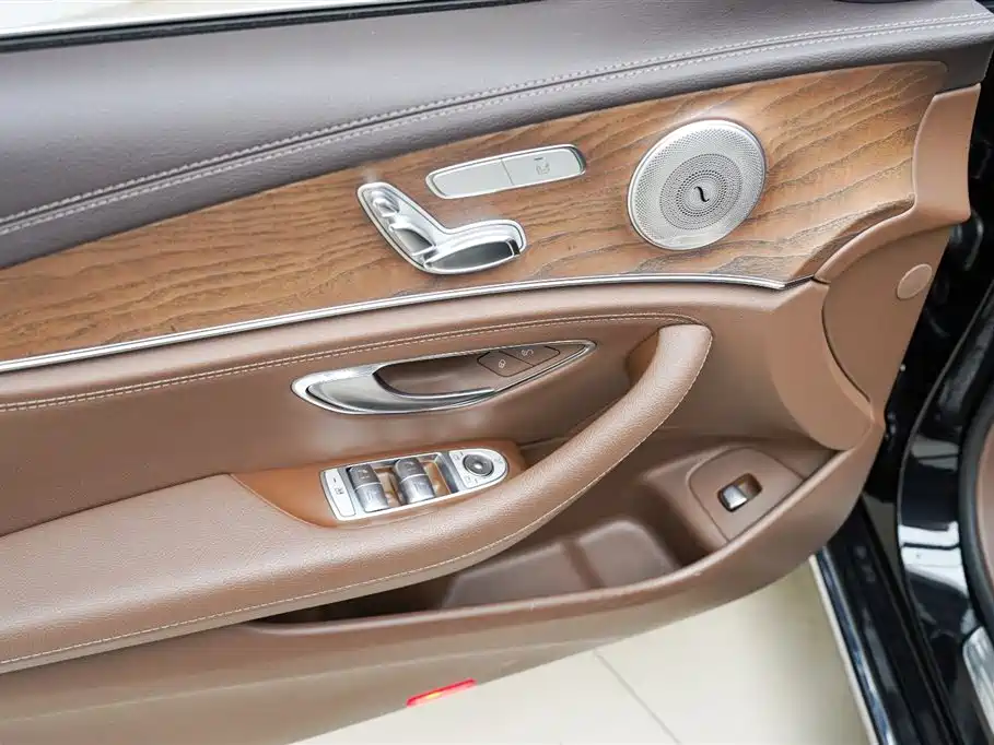 Mercedes-Benz E-Class 2016 — фото 6