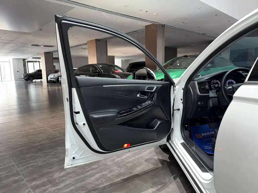 Honda Spirior 2017 — фото 12
