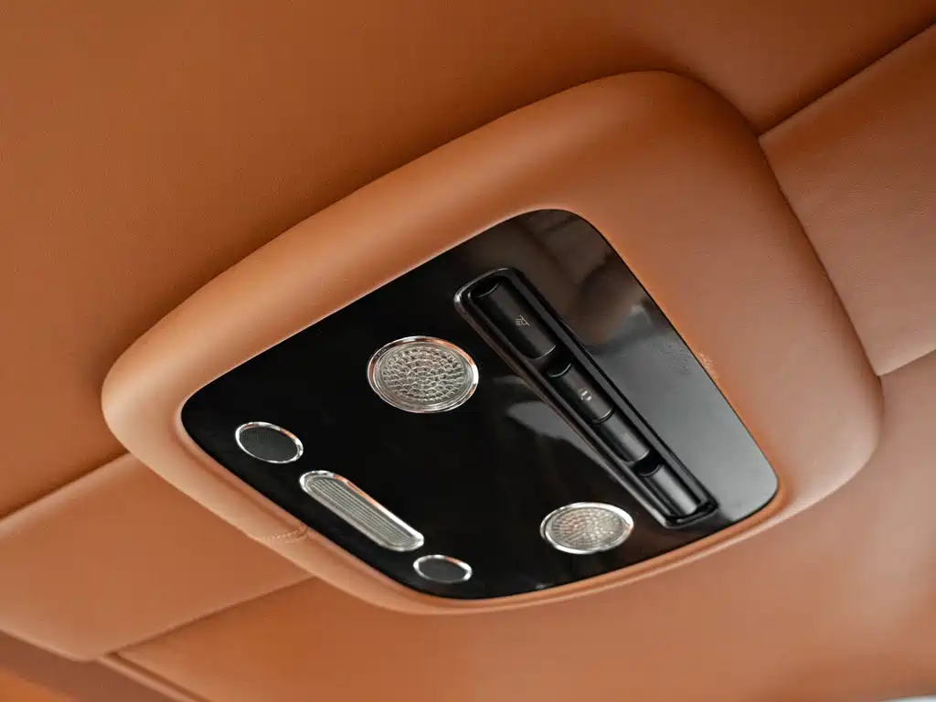 Bentley Flying Spur 2011 — фото 14
