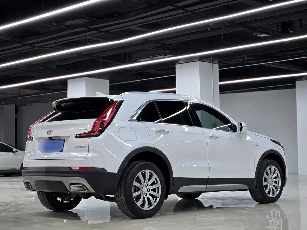 Cadillac XT4 2021 — фото 8