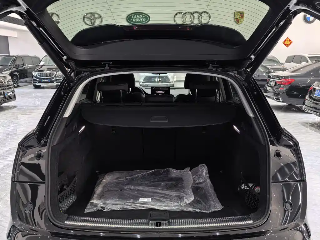 Audi Q5L 2023 — фото 12
