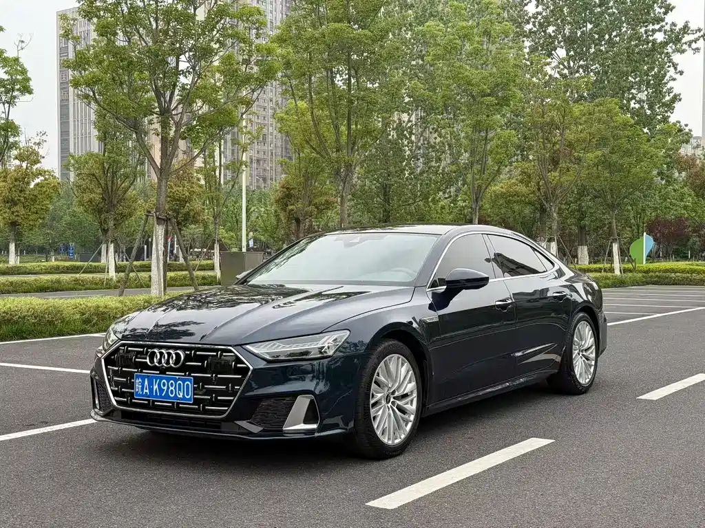 Audi A7L 2023 — фото 1