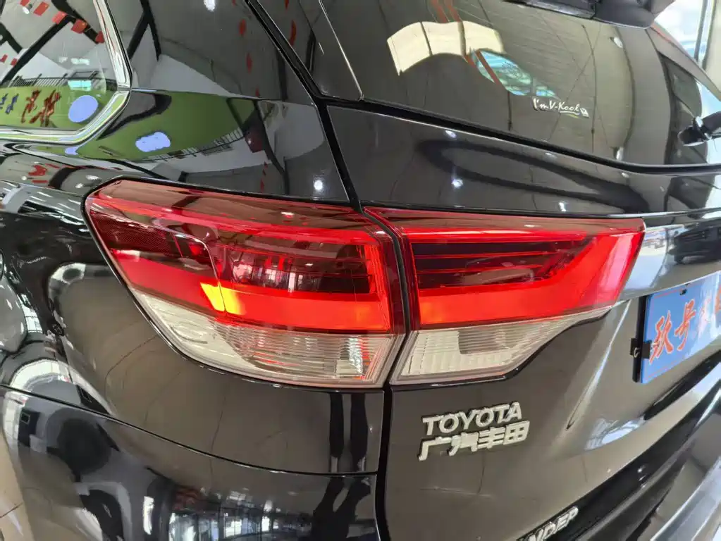 Toyota Highlander 2018 — фото 15