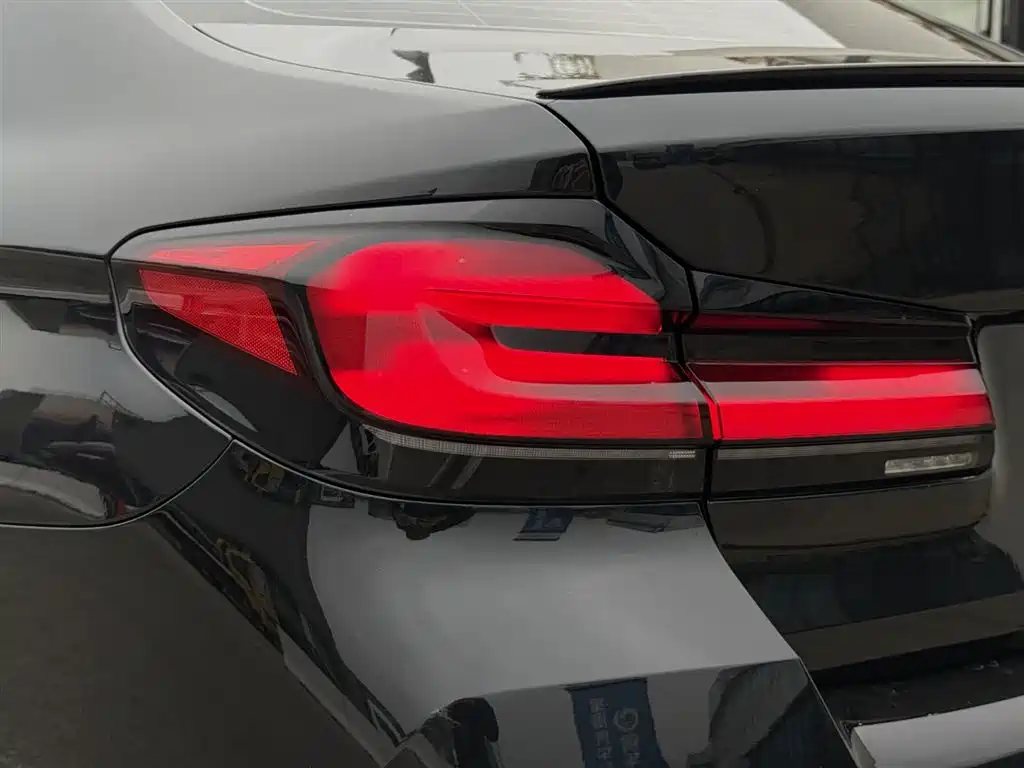 BMW M5 2021 — фото 18