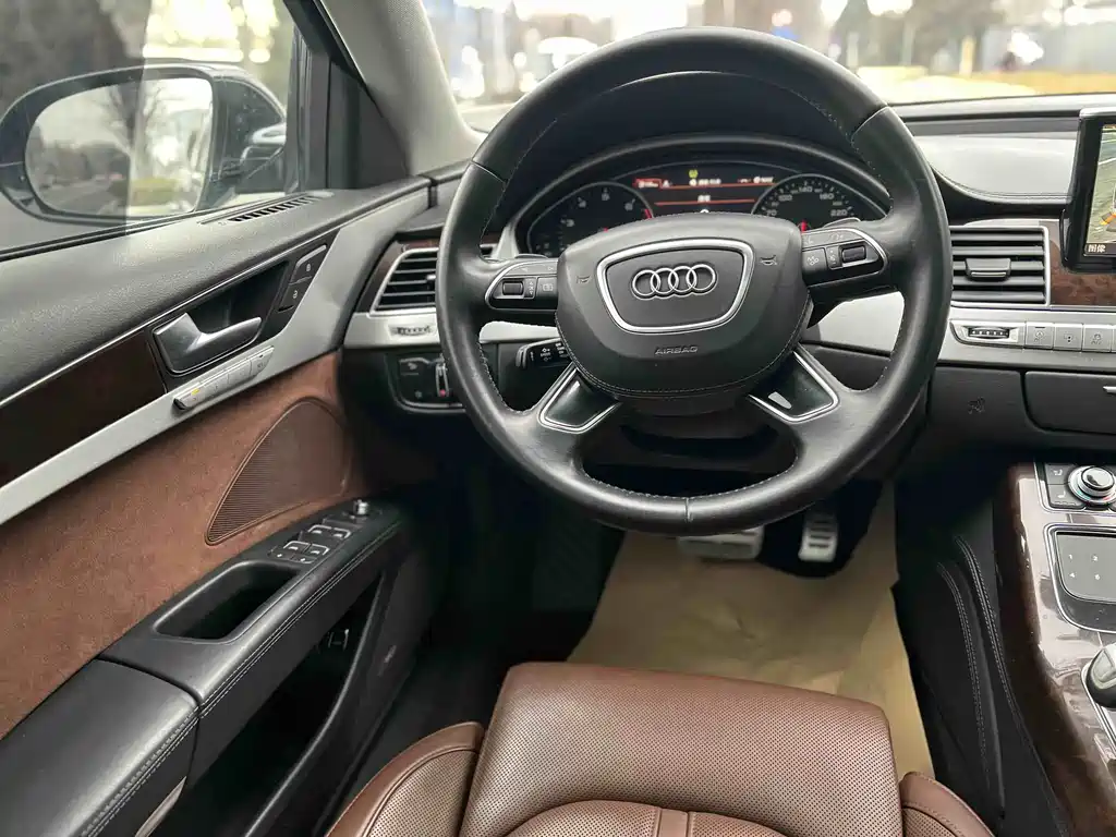 Audi A8 2015 — фото 27