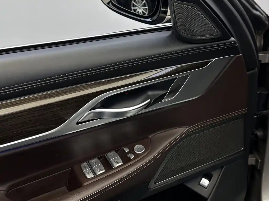 BMW 7 Series 2020 — фото 19