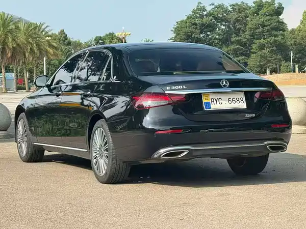 Mercedes-Benz E-Class 2023