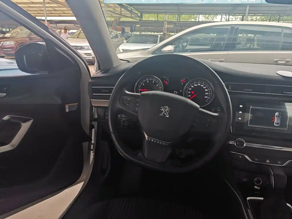 Peugeot 408 2017