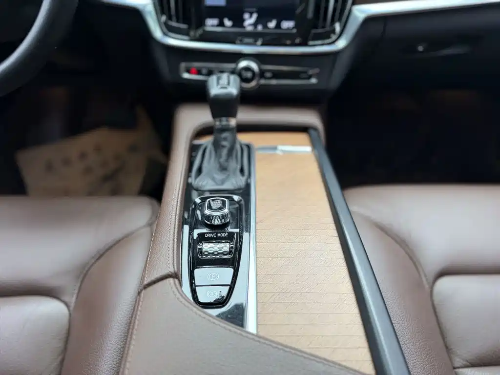 Volvo S90 2019 — фото 9