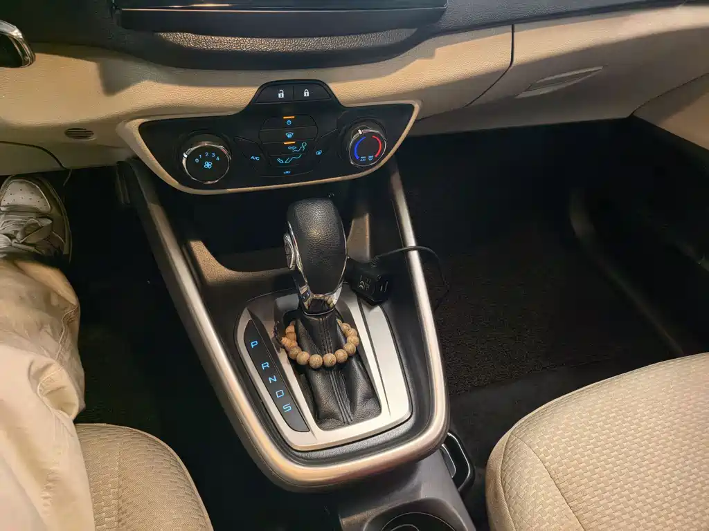 Ford Escort 2018 — фото 14