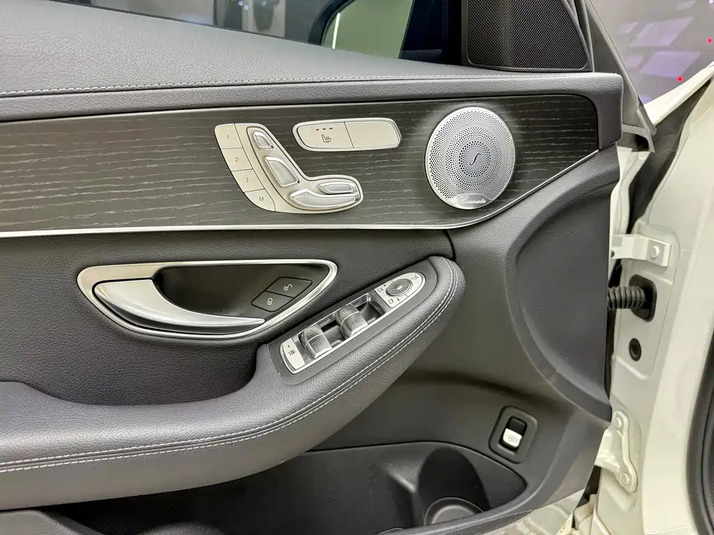 Mercedes-Benz C-Class 2021 — фото 15