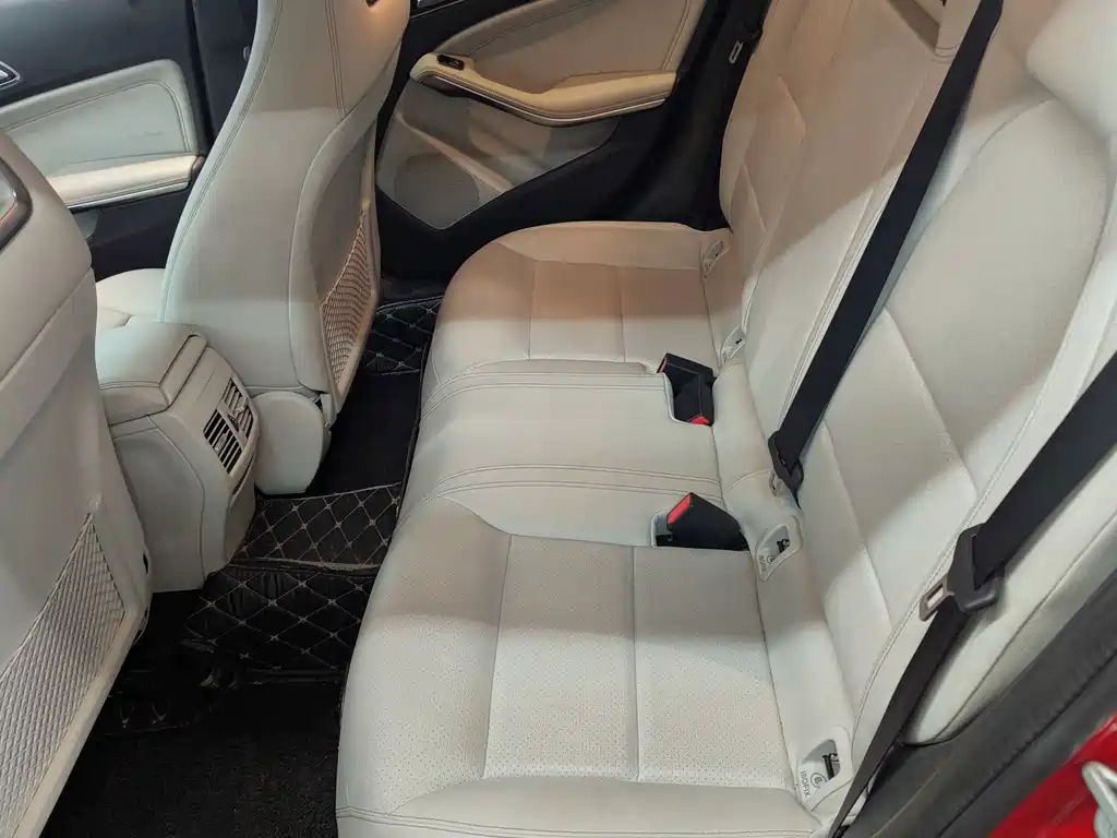 Mercedes-Benz GLA 2015 — фото 14