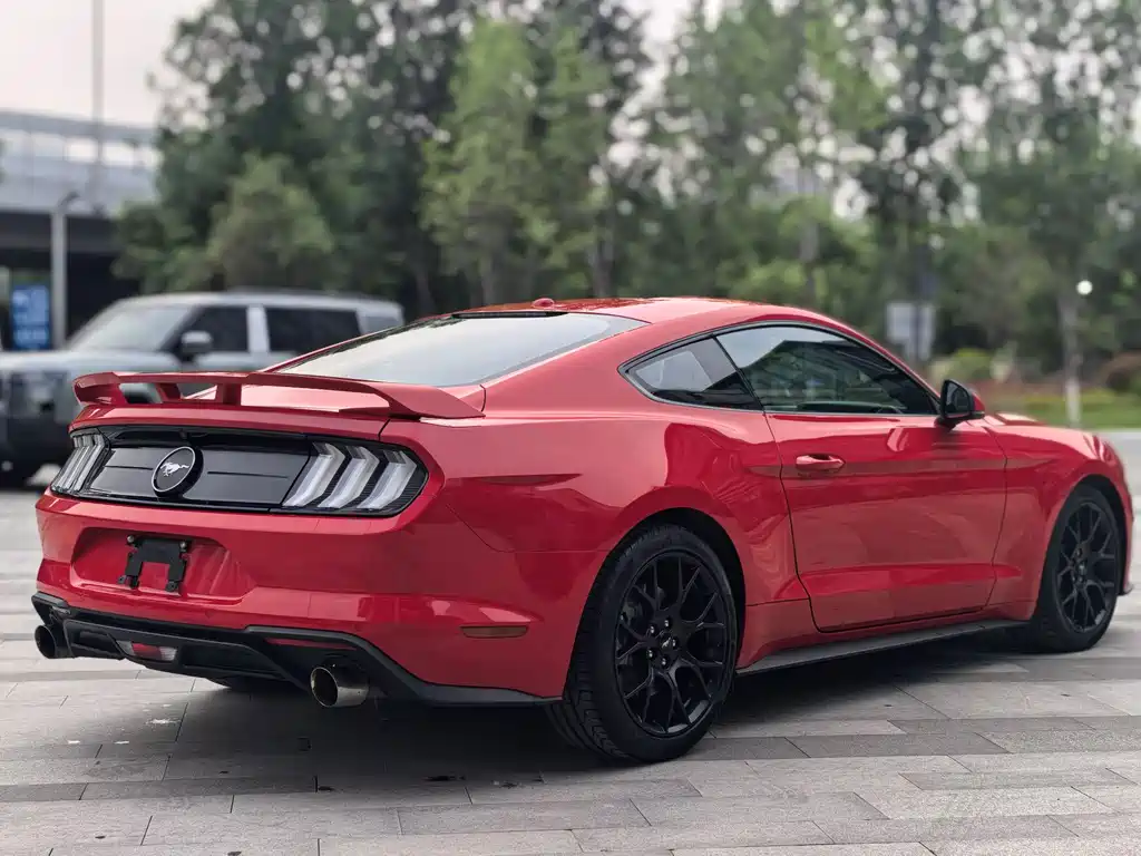 Ford Mustang 2019 — фото 8