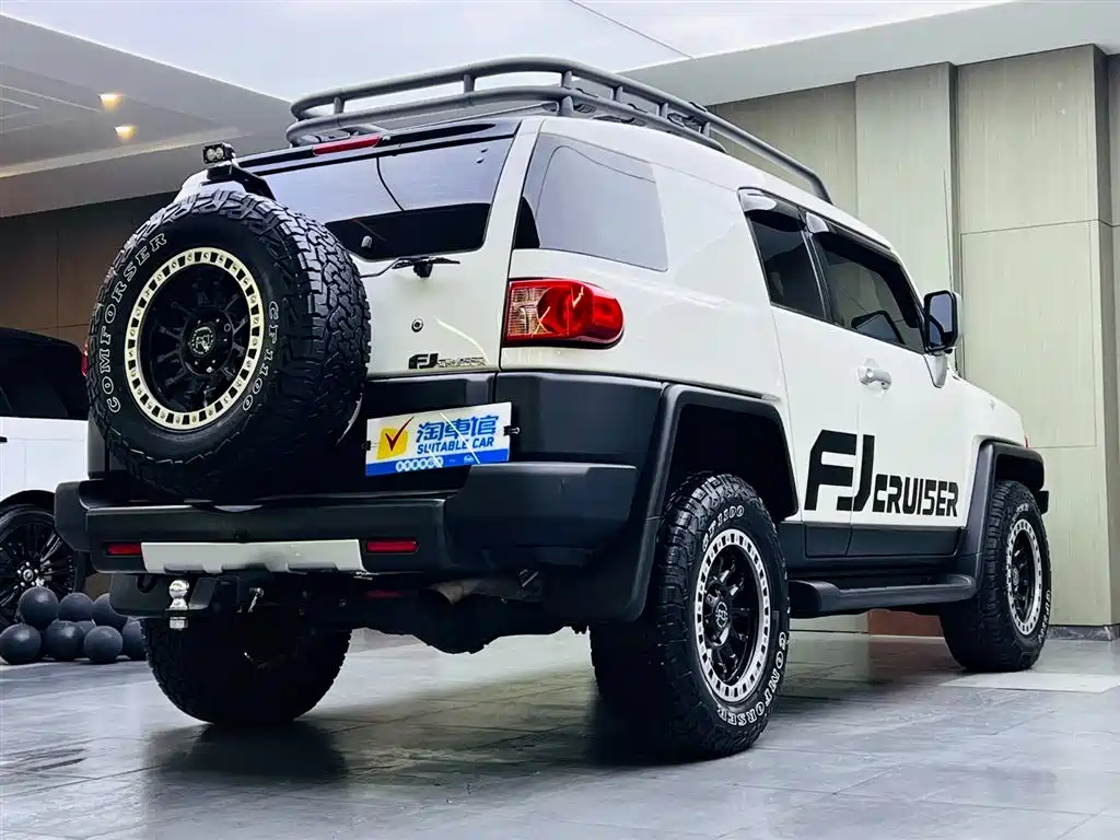 Toyota FJ Cruiser 2024 — фото 4
