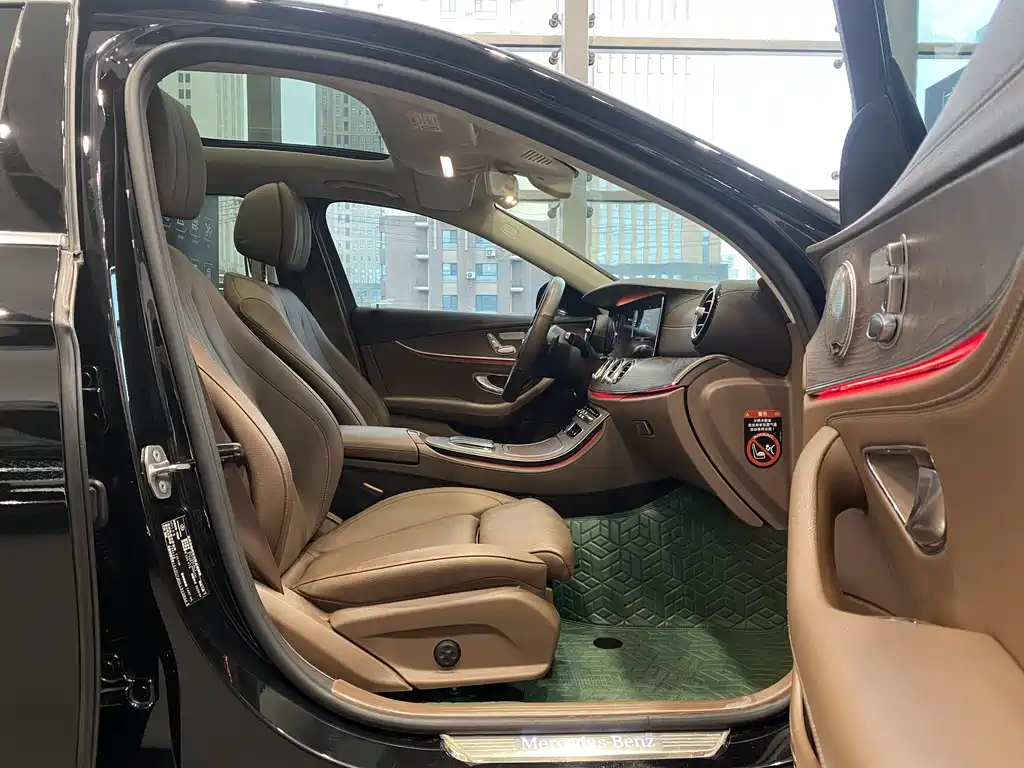 Mercedes-Benz E-Class 2020 — фото 13