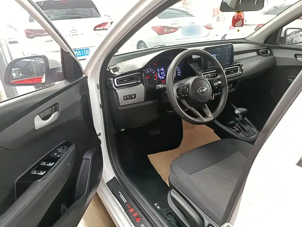 Kia Forte 2021 — фото 16