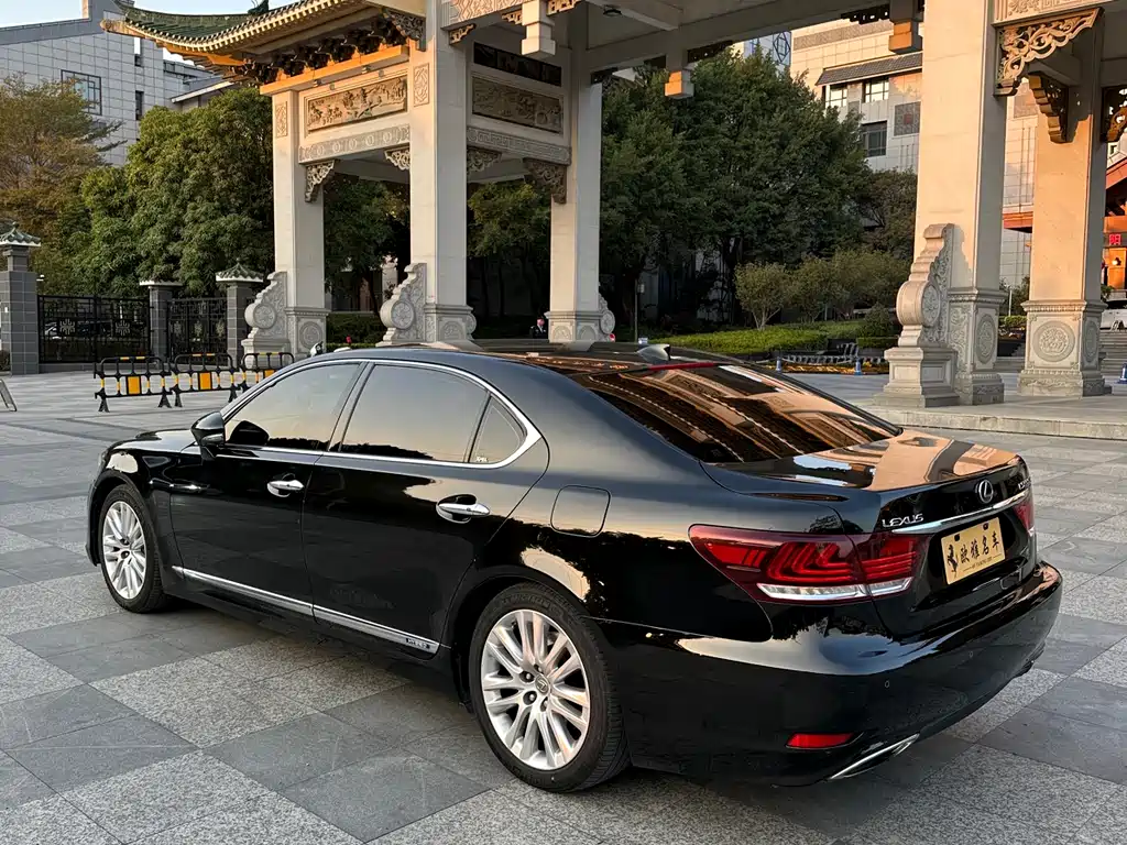 Lexus LS 2014 — фото 5