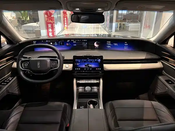 Lincoln Nautilus 2025