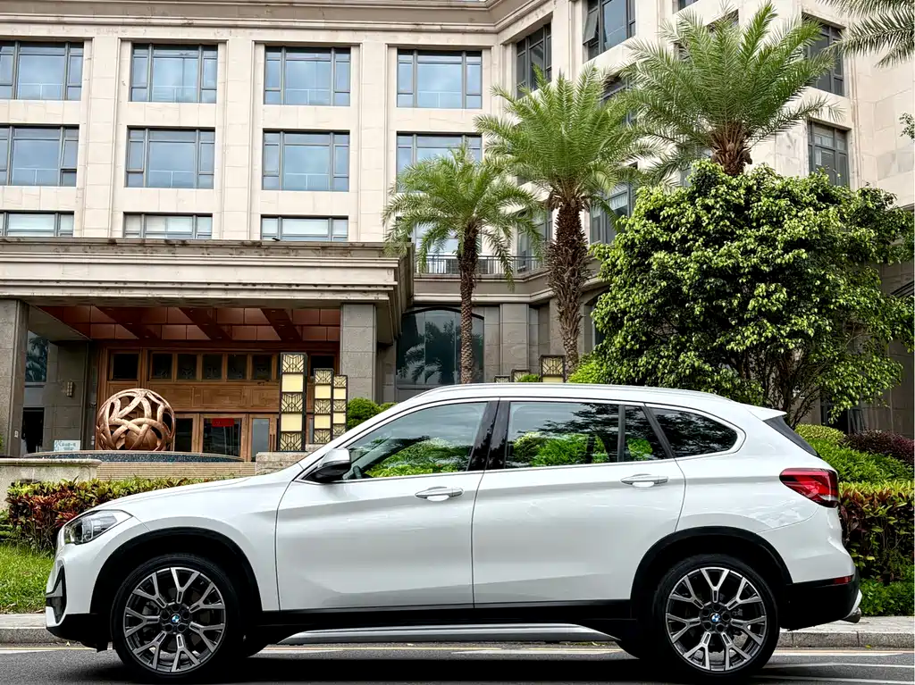 BMW X1 2022 — фото 4