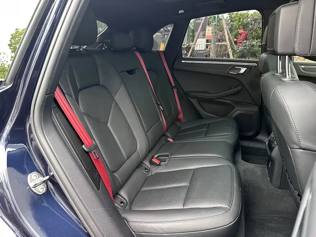 Porsche Macan 2021 — фото 15