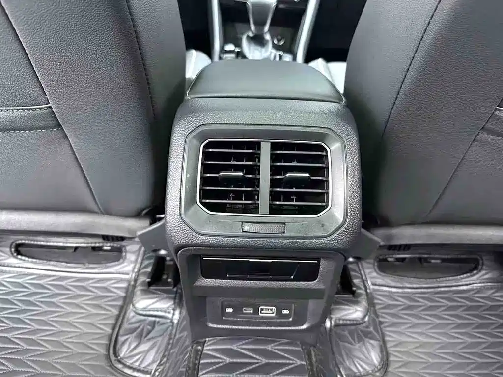 Volkswagen Tiguan L 2022