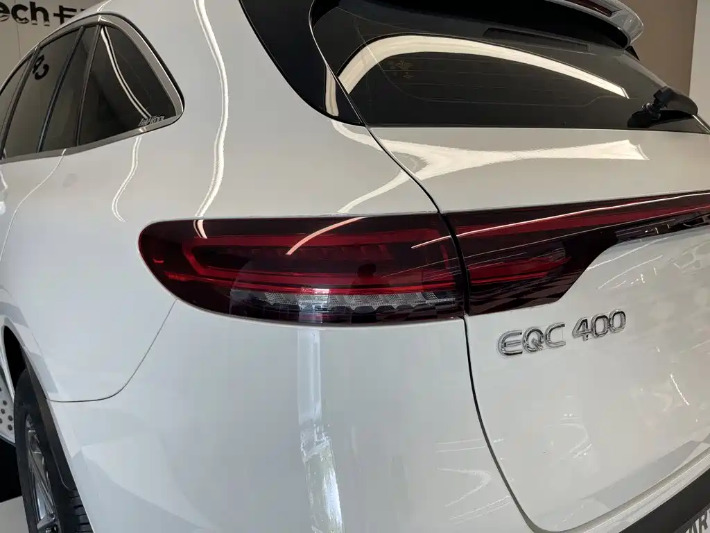 Mercedes-Benz EQC 2022 — фото 10