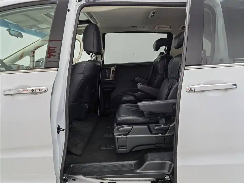 Honda Odyssey 2018 — фото 15