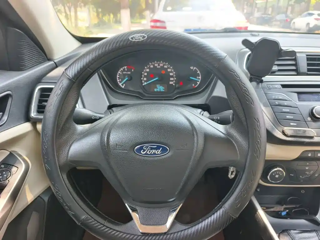 Ford Forrest 2015