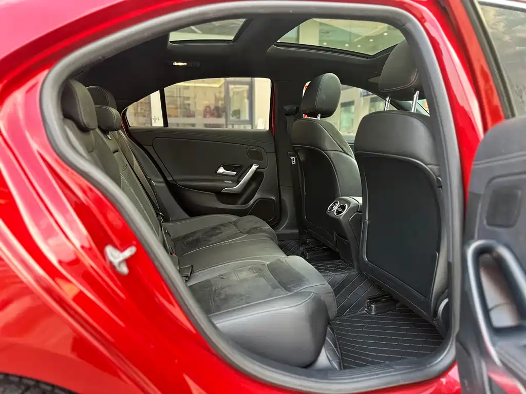 Mercedes-Benz A-Class 2019 — фото 10