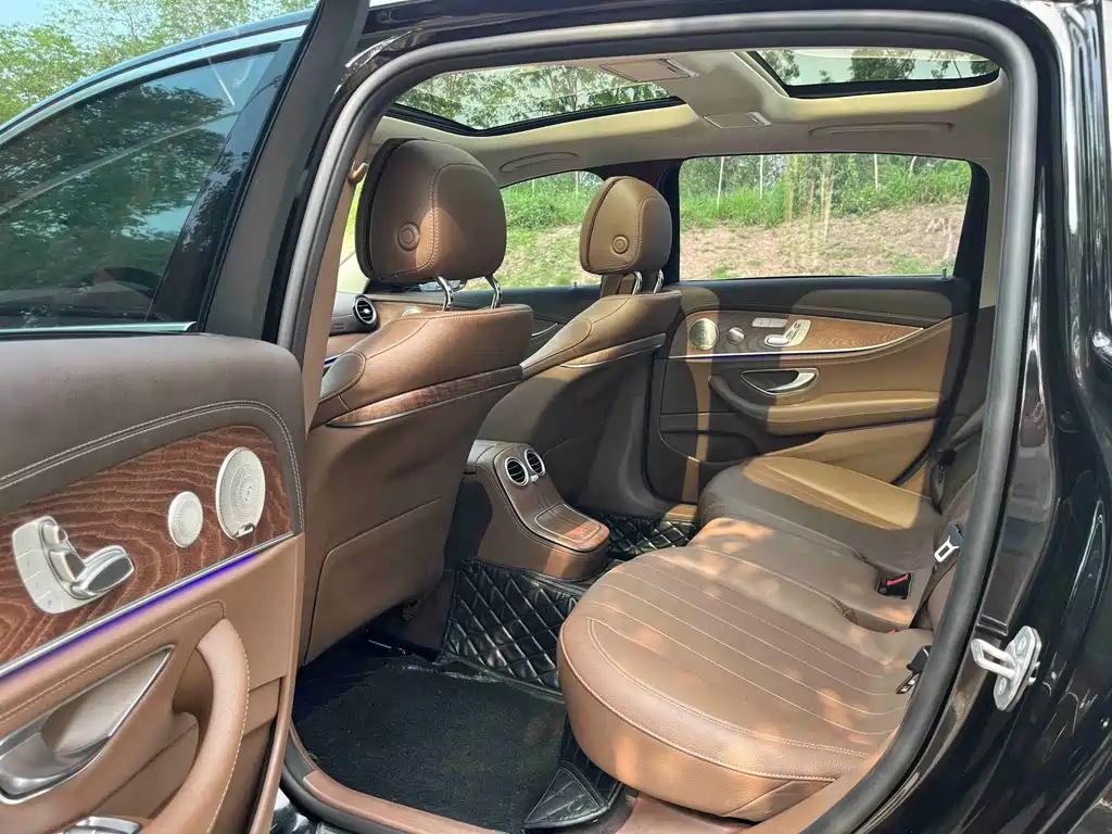 Mercedes-Benz E-Class 2023