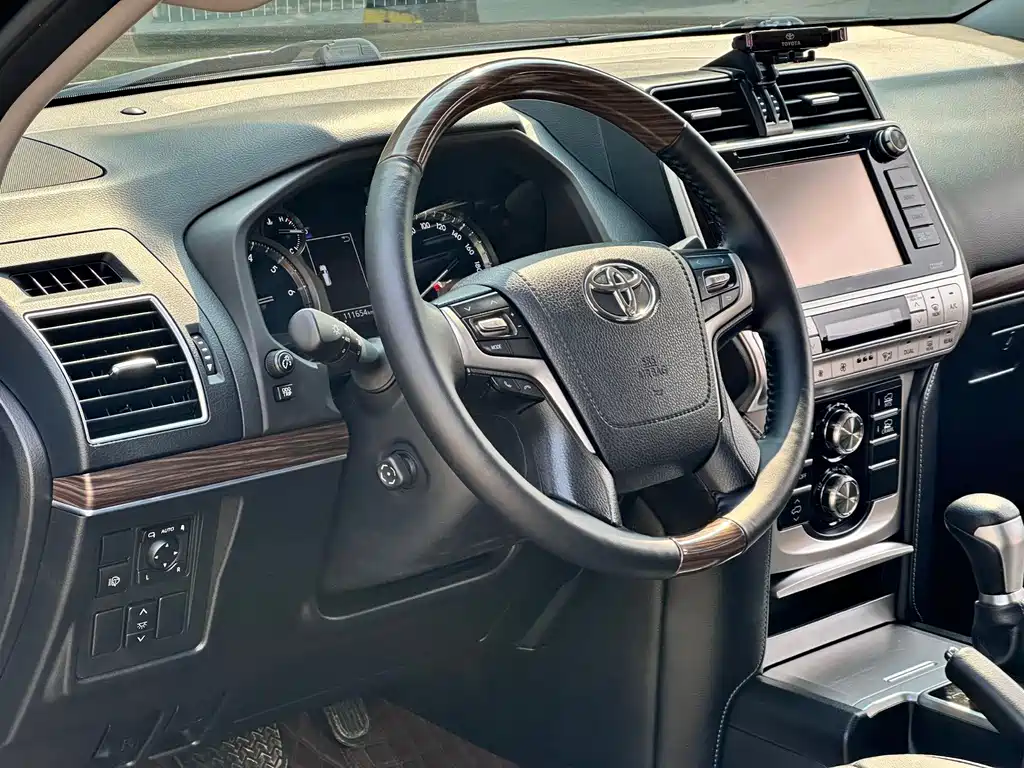 Toyota Prado 2018 — фото 7