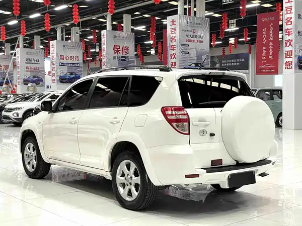Toyota RAV4 2011