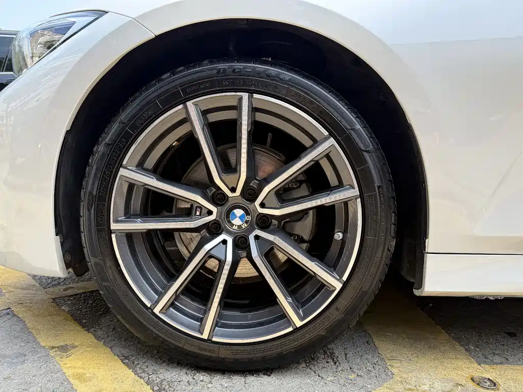 BMW 3 Series 2022 — фото 19