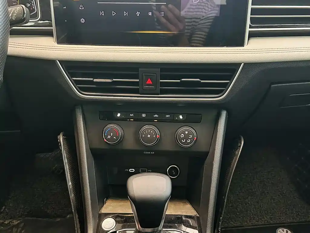 Volkswagen Tiguan L 2022 — фото 12