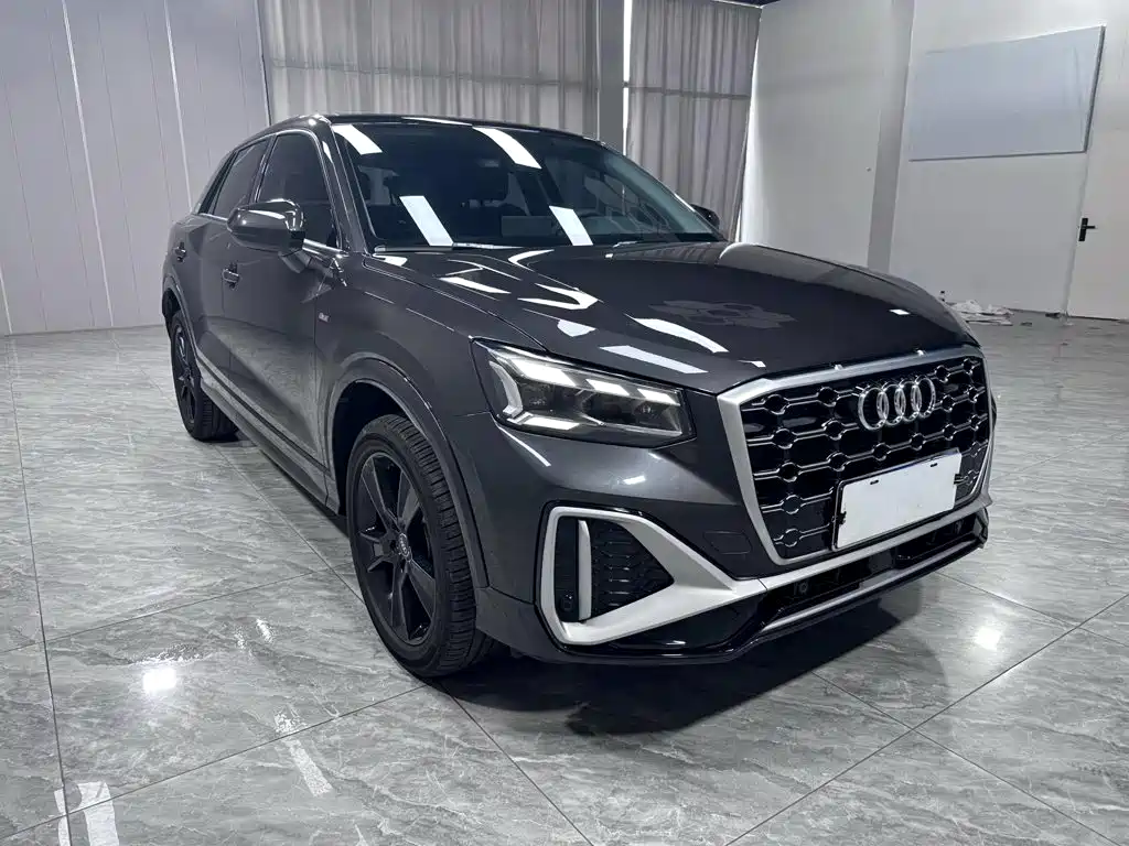Audi Q2L 2023