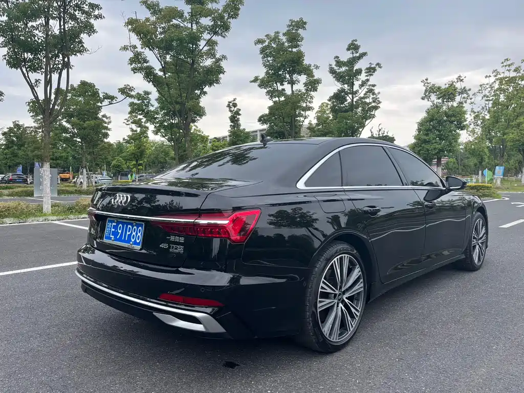 Audi A6L 2025 — фото 4