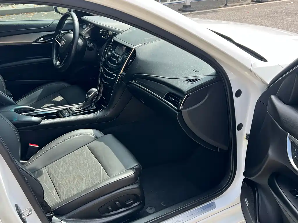 Cadillac ATS-L 2015 — фото 12