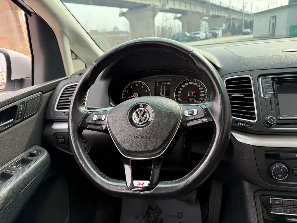 Volkswagen Sharan 2019 — фото 13