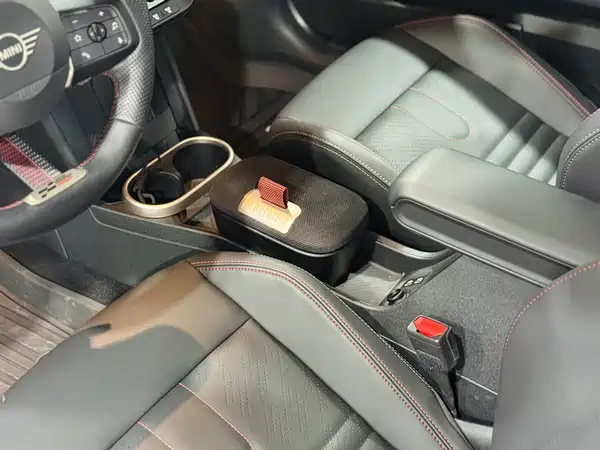 MINI JCW 2025