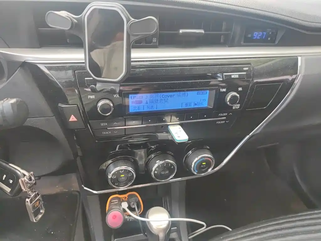 Toyota Corolla 2018 — фото 14