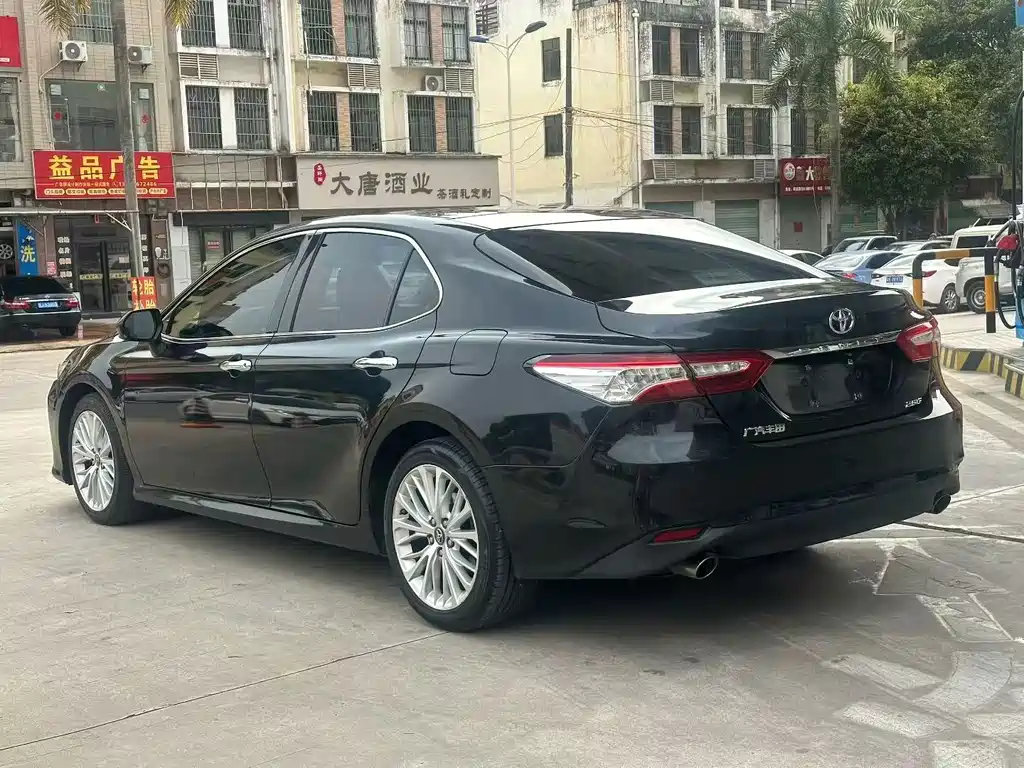 Toyota Camry 2020 — фото 5