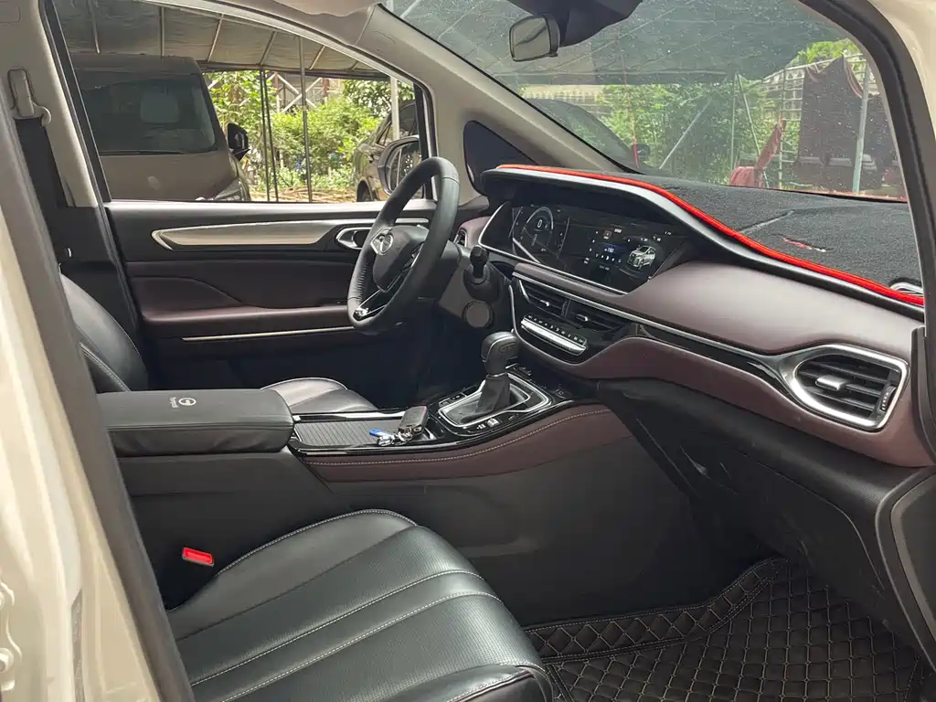 GAC Motor Trumpchi M6 2023 — фото 14