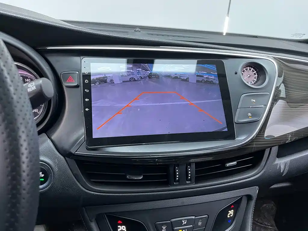 Buick Envision Plus 2018 — фото 10