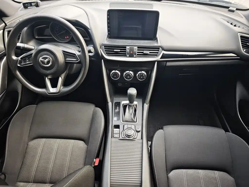 Mazda CX-4 2018 — фото 12