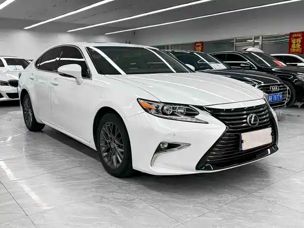 Lexus ES 2018