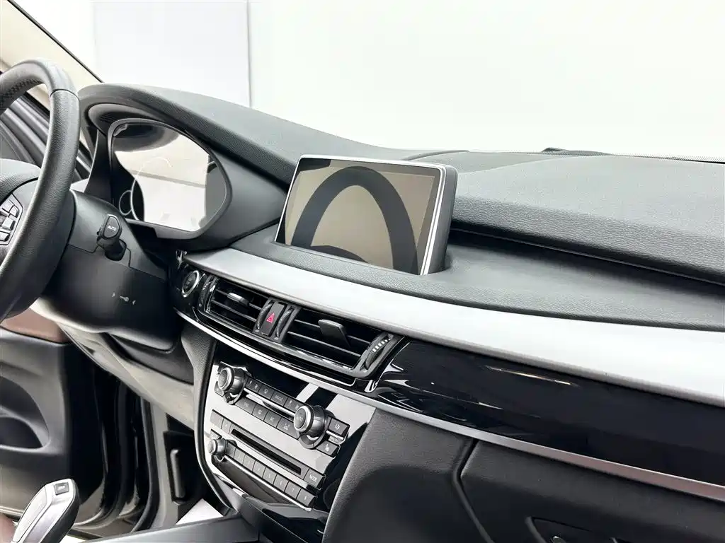 BMW X5 2018 — фото 10