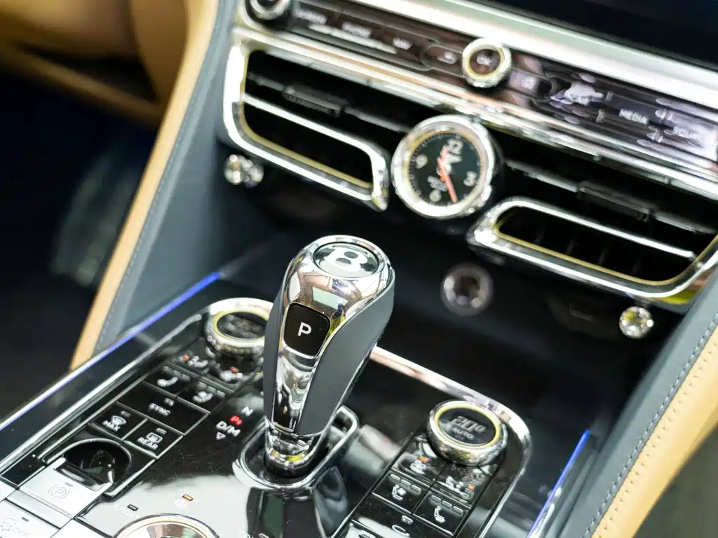 Bentley Flying Spur 2021 — фото 17